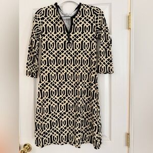 J. McLaughlin Black and Cream Geometric Top